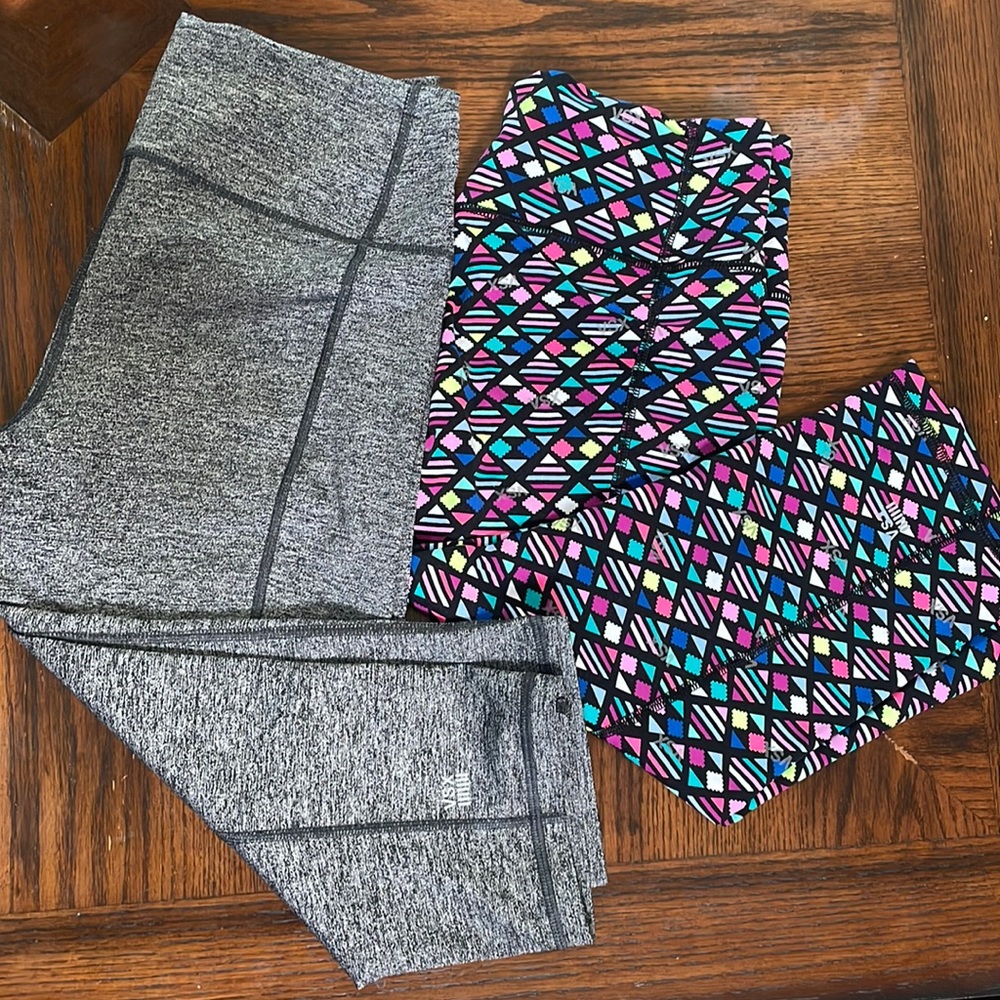 Victoria’s Secret VSX Capris Size Medium